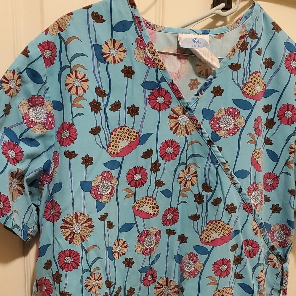 Scrub top